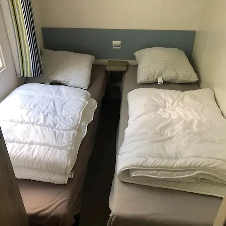 Bungalow 6 Personnes Dans Camping Familiale * Agde
