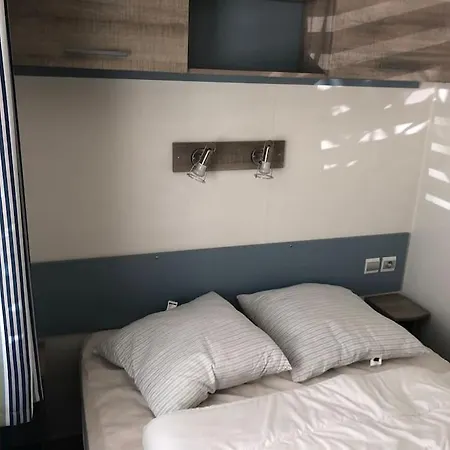 Daire Bungalow 6 Personnes Dans Camping Familiale *